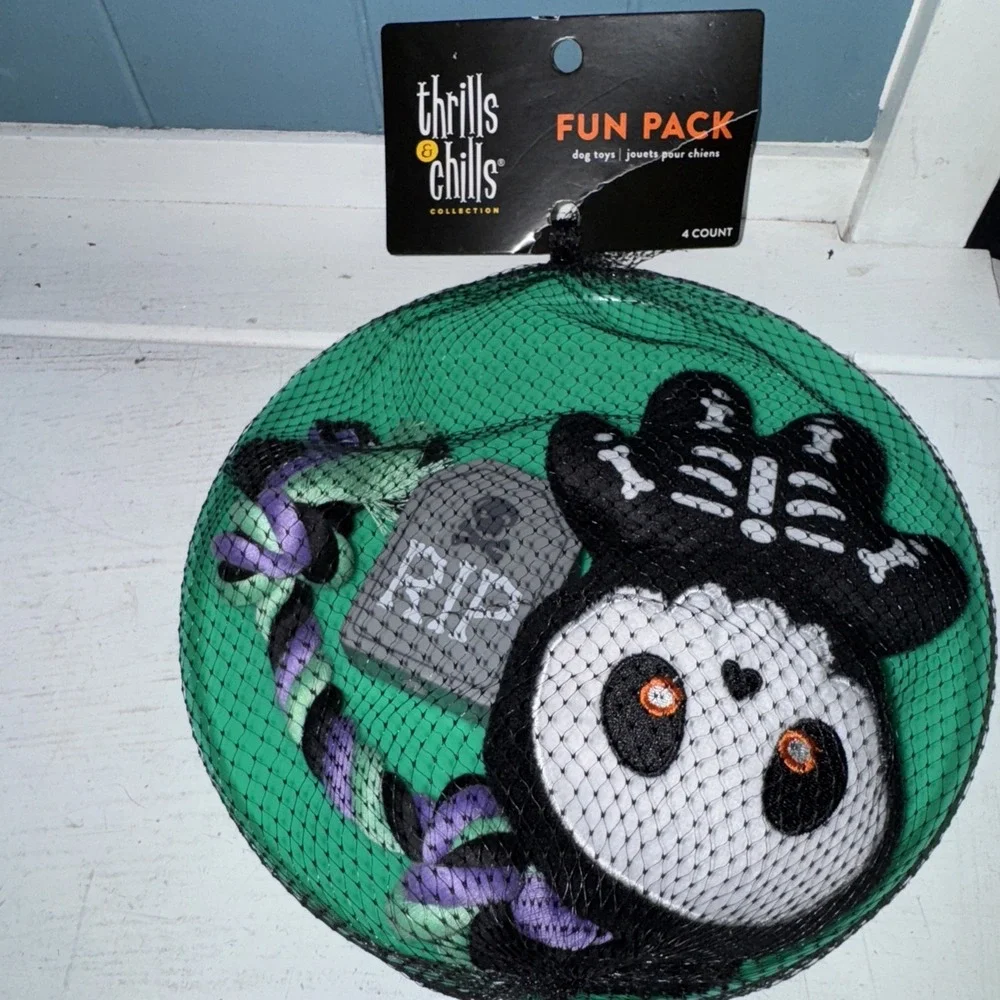 Dog Toys Gift Pack, NEW, Fun Plush‎ & Vinyl Toys & Disc/Frisbee Thrills & Chills